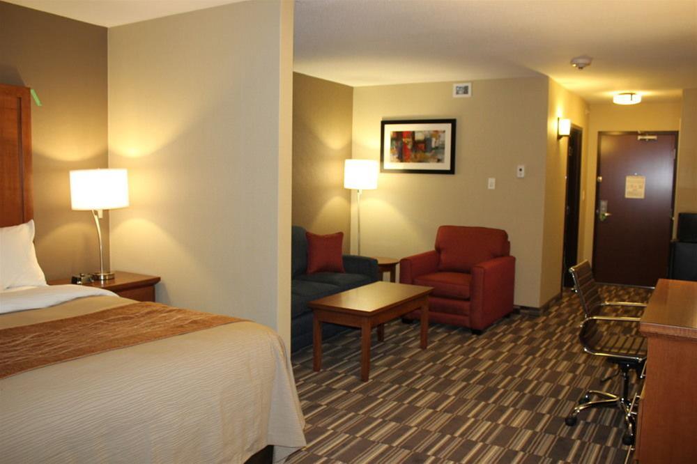 Comfort Inn & Suites Edmonton International Airport Nisku Buitenkant foto