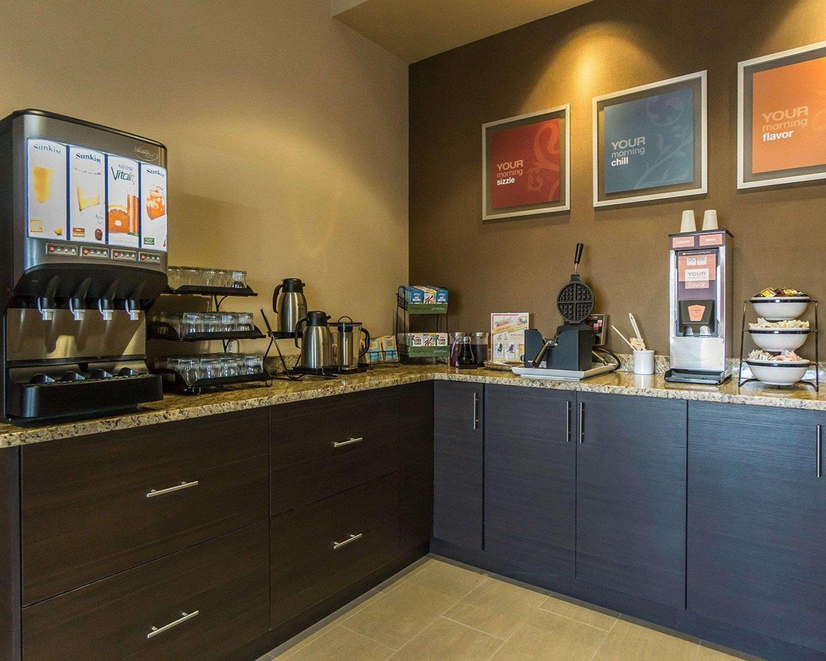 Comfort Inn & Suites Edmonton International Airport Nisku Buitenkant foto