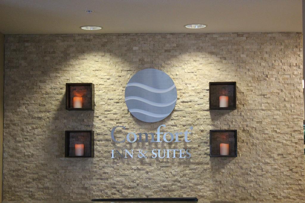 Comfort Inn & Suites Edmonton International Airport Nisku Buitenkant foto