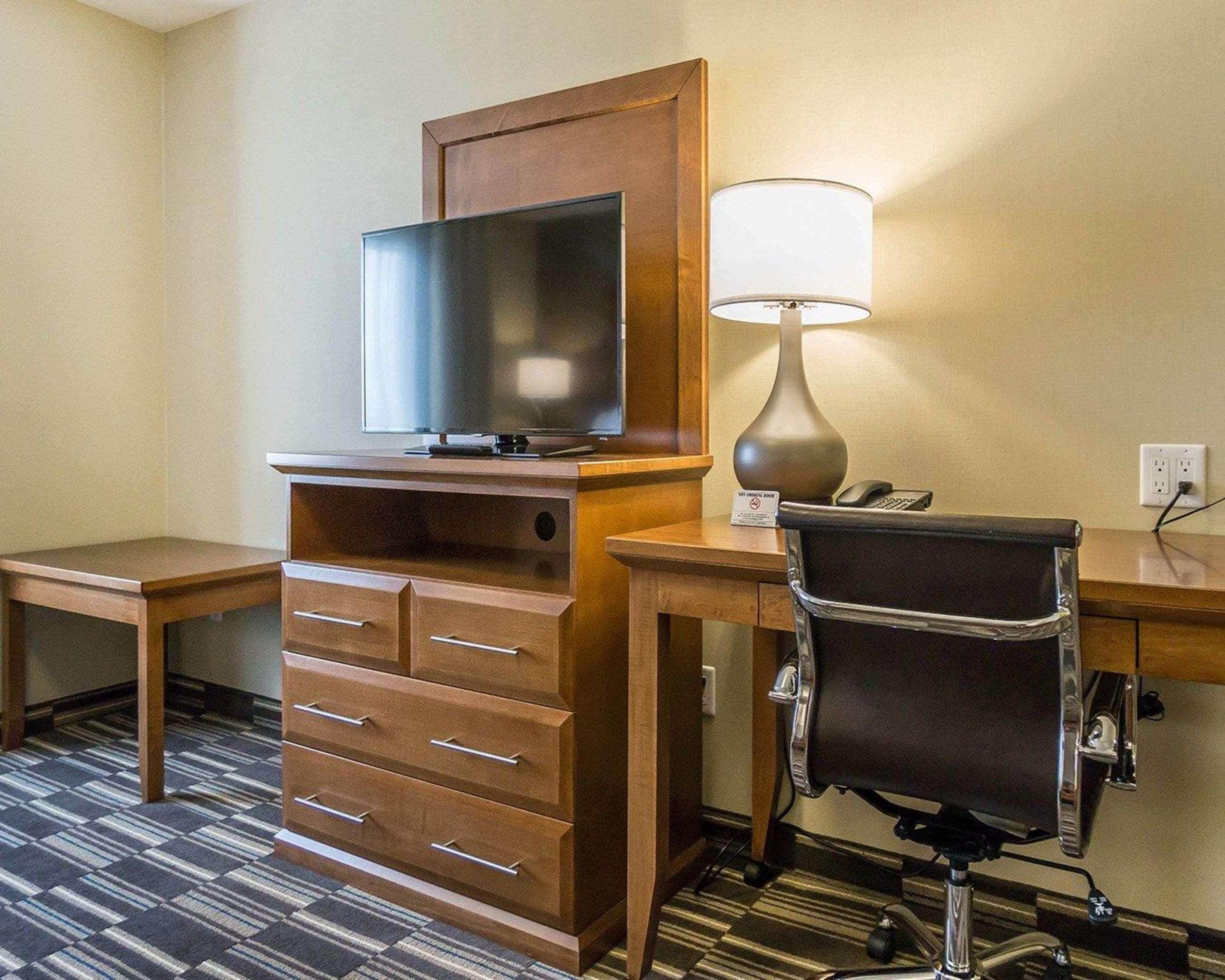 Comfort Inn & Suites Edmonton International Airport Nisku Buitenkant foto