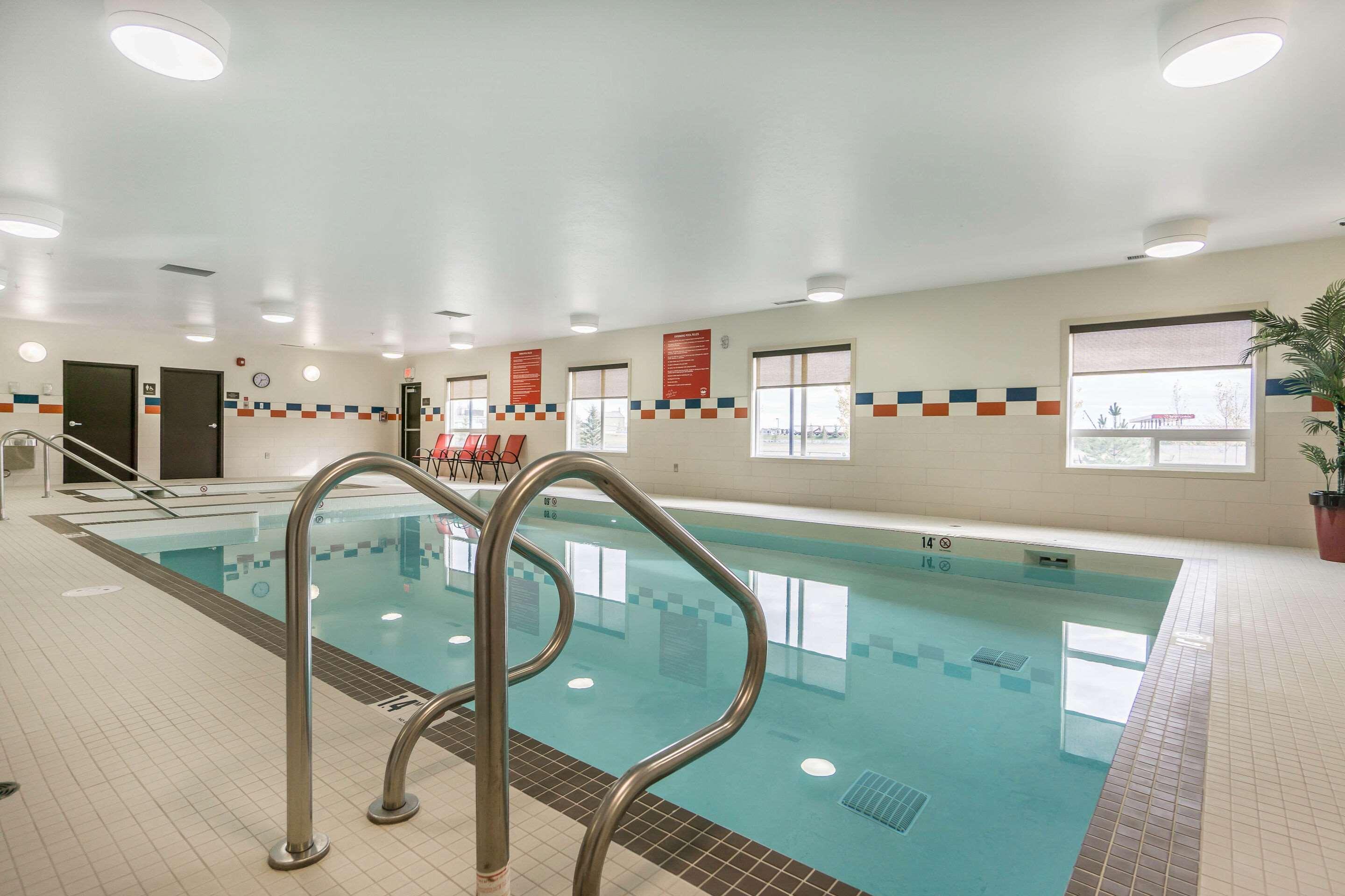 Comfort Inn & Suites Edmonton International Airport Nisku Buitenkant foto