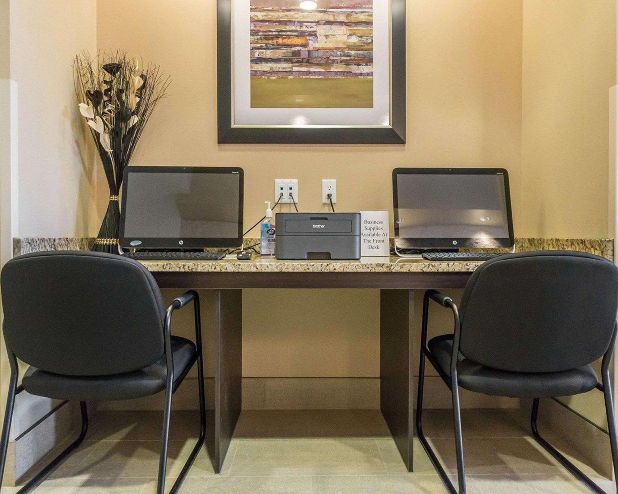 Comfort Inn & Suites Edmonton International Airport Nisku Buitenkant foto