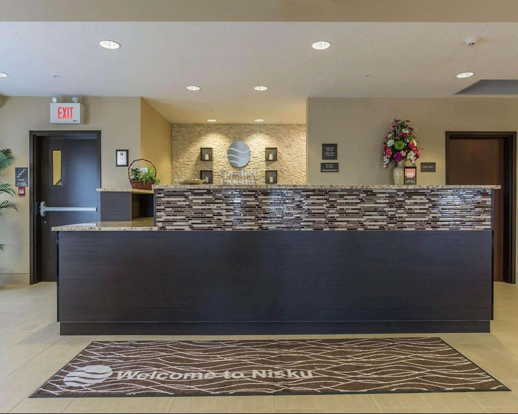 Comfort Inn & Suites Edmonton International Airport Nisku Buitenkant foto