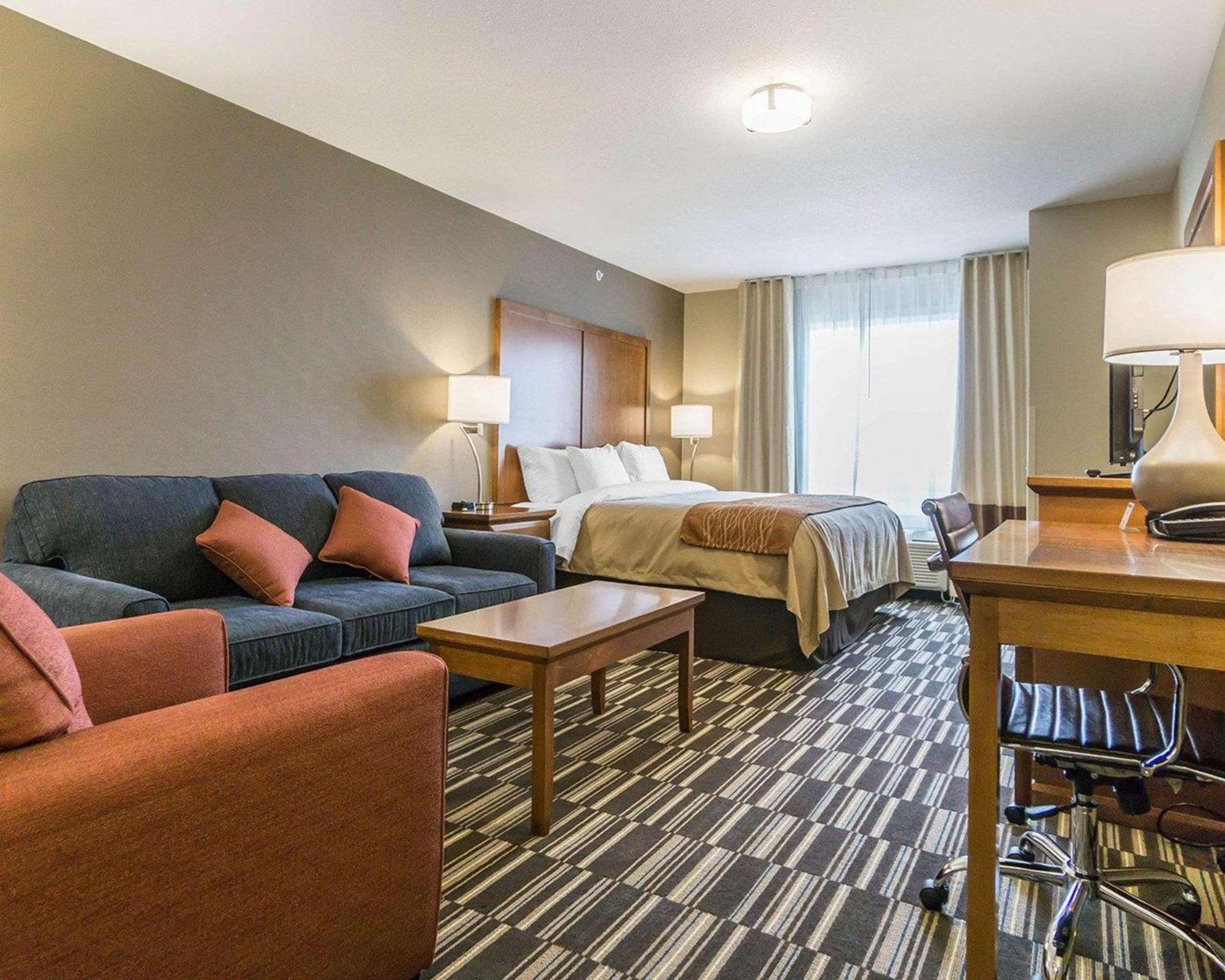 Comfort Inn & Suites Edmonton International Airport Nisku Buitenkant foto