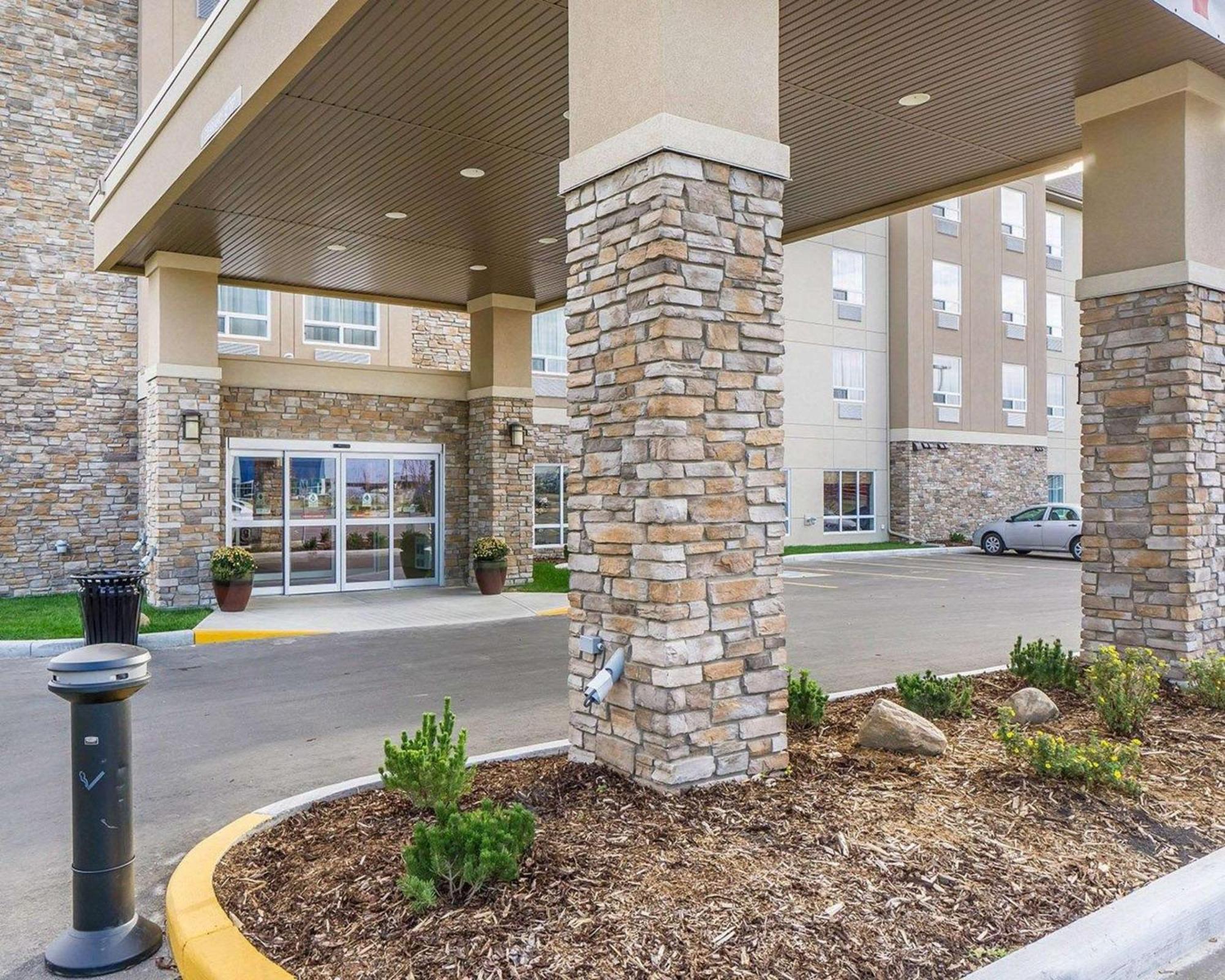 Comfort Inn & Suites Edmonton International Airport Nisku Buitenkant foto