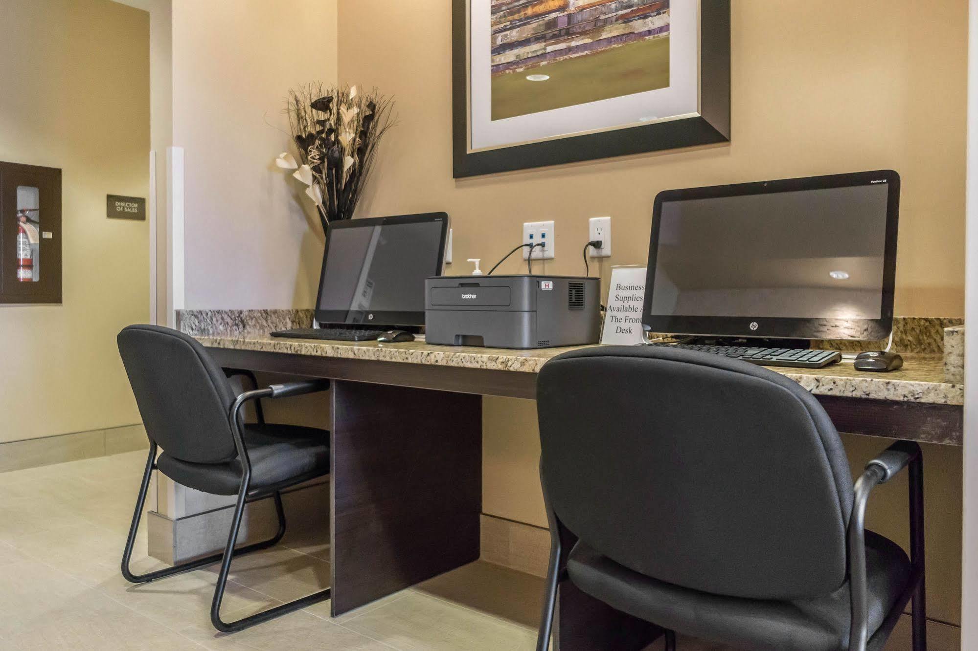 Comfort Inn & Suites Edmonton International Airport Nisku Buitenkant foto
