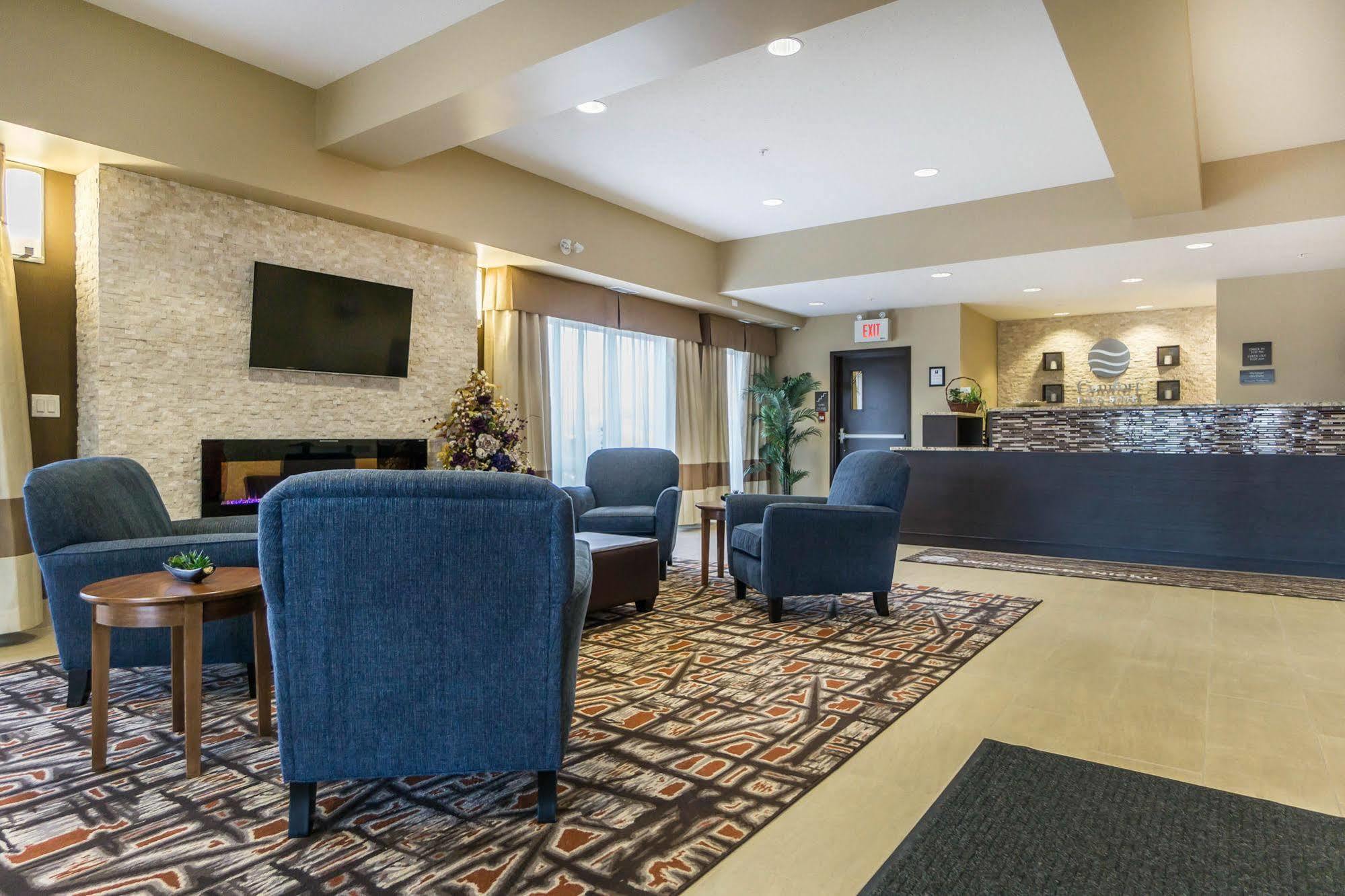 Comfort Inn & Suites Edmonton International Airport Nisku Buitenkant foto